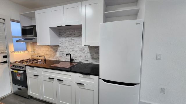 300 74th Street 14, Miami Beach, FL 33141