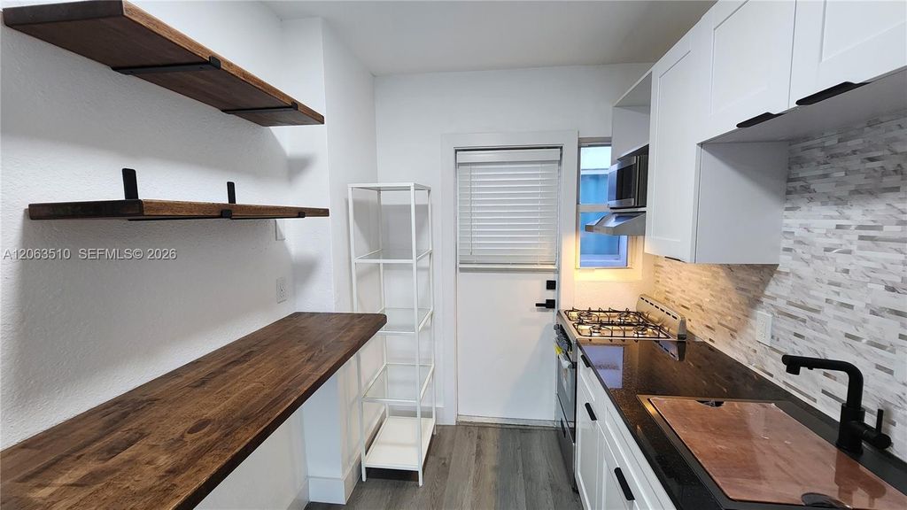 300 74th Street 14, Miami Beach, FL 33141