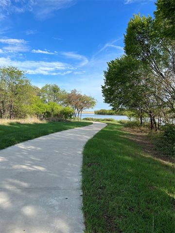 5513 Wiltshire Drive, Fort Worth, TX 76135