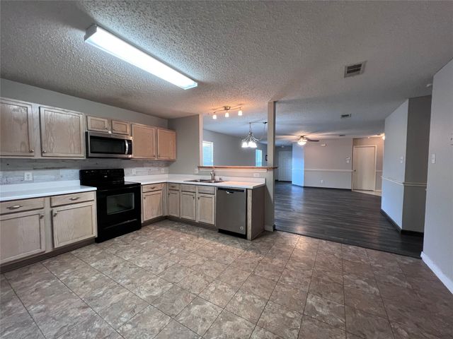 5513 Wiltshire Drive, Fort Worth, TX 76135