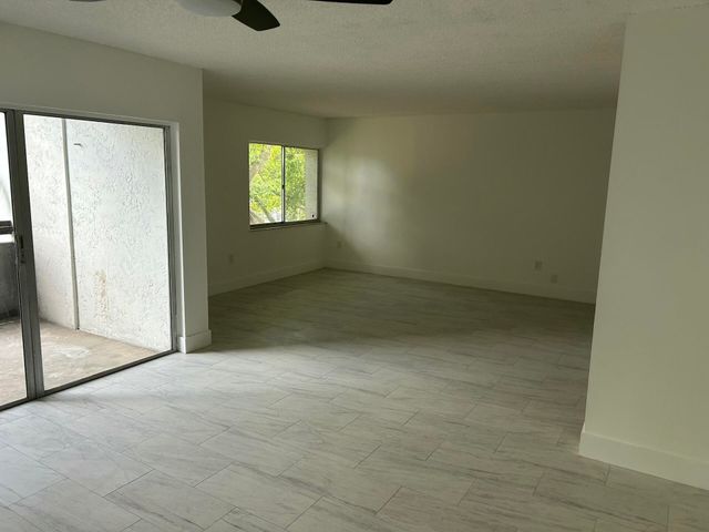 701 N Pine Island Road 304, Plantation, FL 33324
