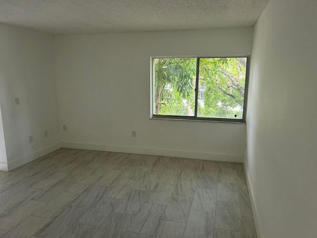 701 N Pine Island Road 304, Plantation, FL 33324