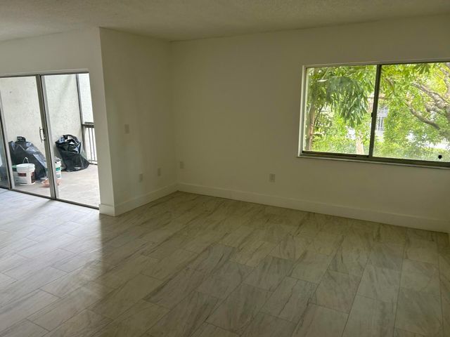 701 N Pine Island Road 304, Plantation, FL 33324