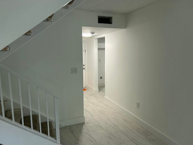 701 N Pine Island Road 304, Plantation, FL 33324