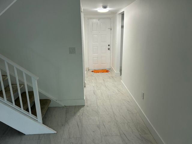 701 N Pine Island Road 304, Plantation, FL 33324