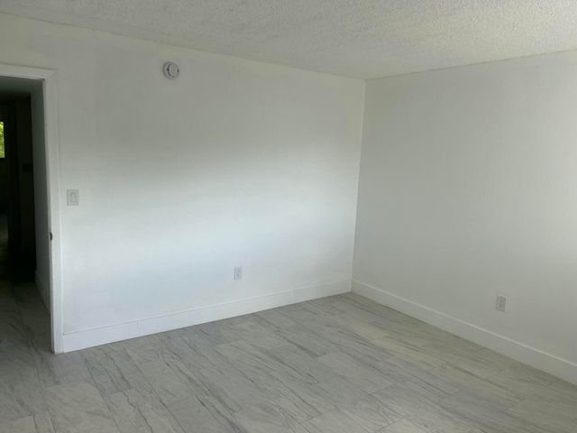701 N Pine Island Road 304, Plantation, FL 33324