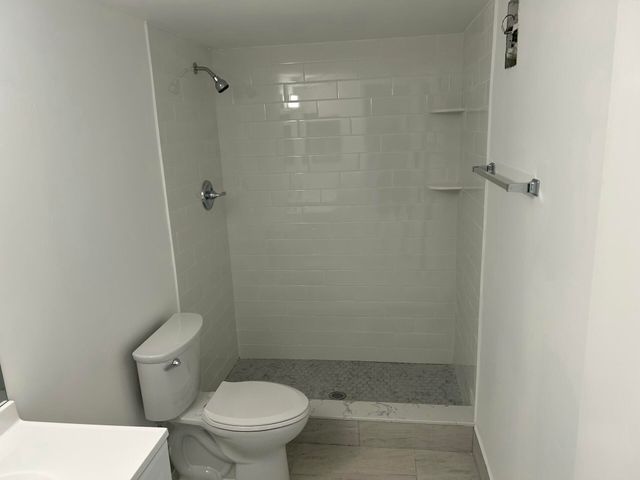 701 N Pine Island Road 304, Plantation, FL 33324