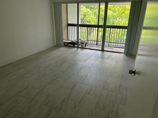 701 N Pine Island Road 304, Plantation, FL 33324