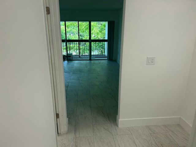 701 N Pine Island Road 304, Plantation, FL 33324