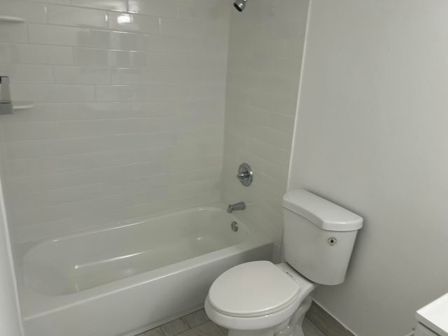 701 N Pine Island Road 304, Plantation, FL 33324