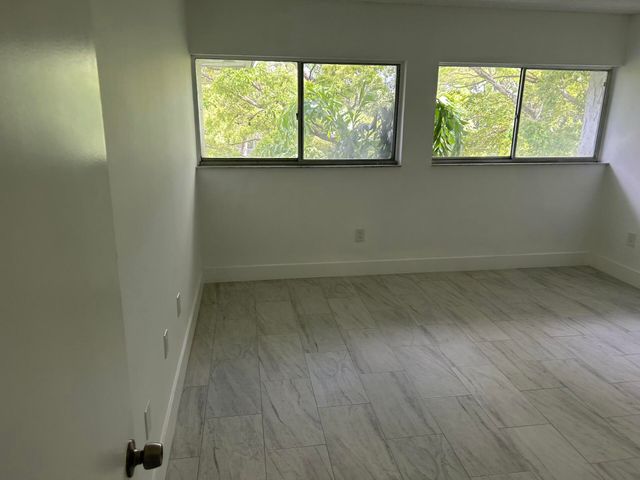 701 N Pine Island Road 304, Plantation, FL 33324