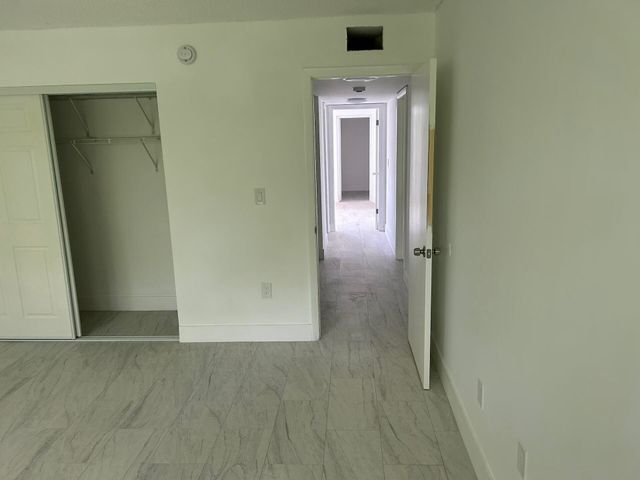 701 N Pine Island Road 304, Plantation, FL 33324