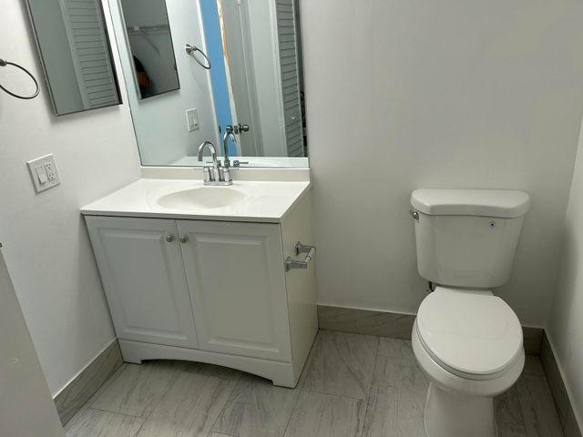 701 N Pine Island Road 304, Plantation, FL 33324