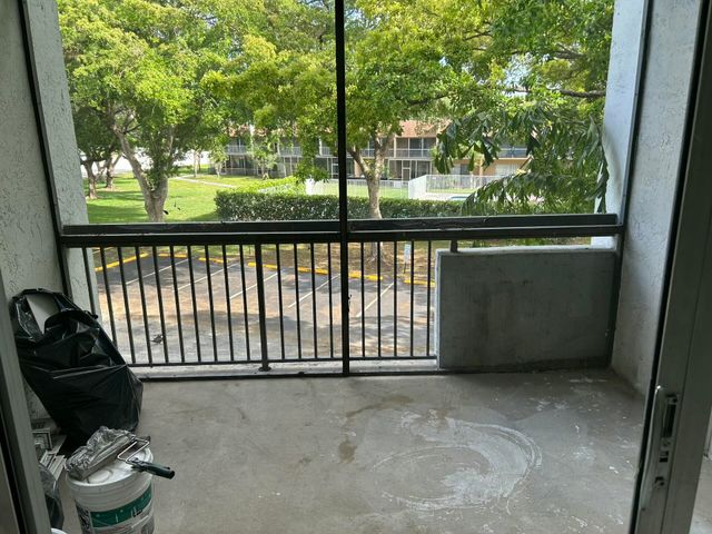 701 N Pine Island Road 304, Plantation, FL 33324