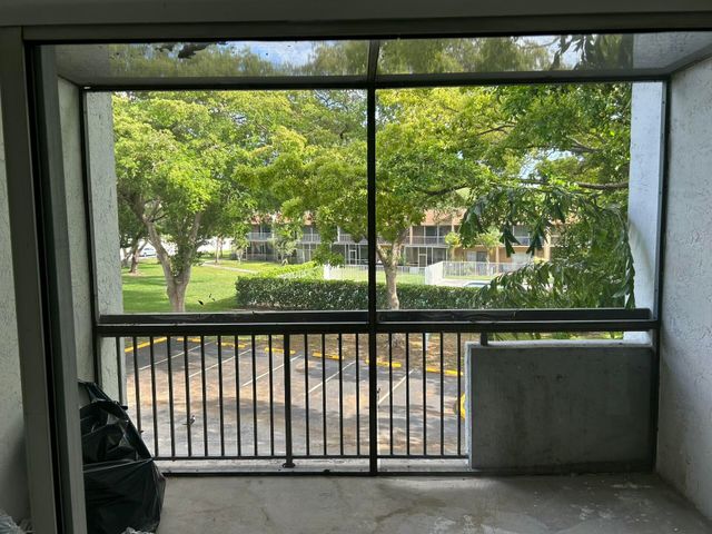 701 N Pine Island Road 304, Plantation, FL 33324