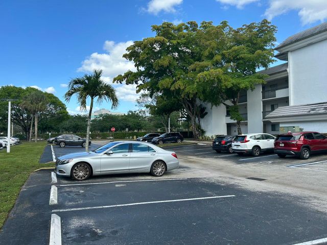 701 N Pine Island Road 304, Plantation, FL 33324
