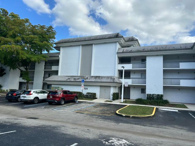 701 N Pine Island Road 304, Plantation, FL 33324