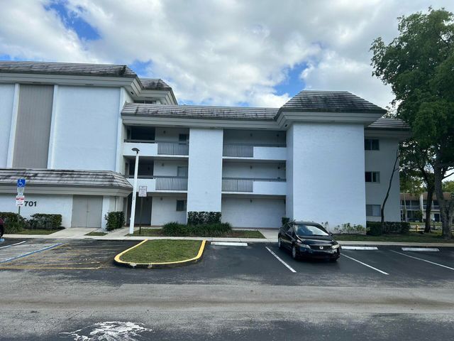 701 N Pine Island Road 304, Plantation, FL 33324