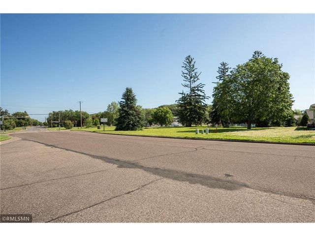 2364 St Andrews Drive, Altoona, WI 54720