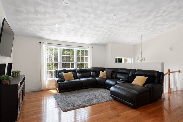 15 Birch Road, Cumberland, RI 02864
