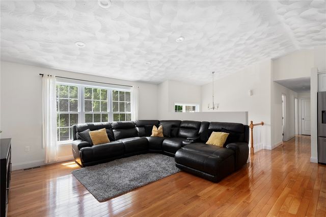 15 Birch Road, Cumberland, RI 02864