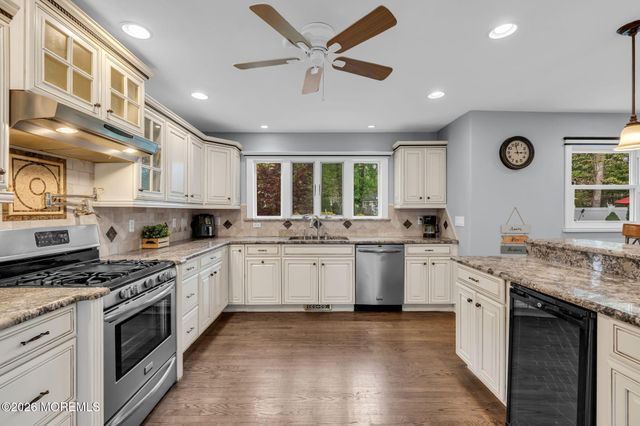 35 Norman Lane, Old Bridge, NJ 08857