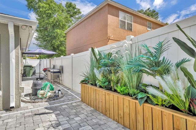 1852 VALE DRIVE, Clermont, FL 34711