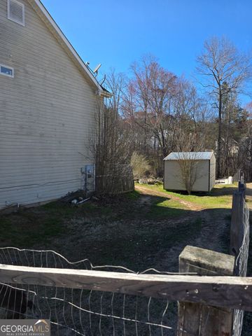 121 Bombay Lane, Grantville, GA 30220