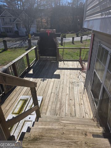 121 Bombay Lane, Grantville, GA 30220