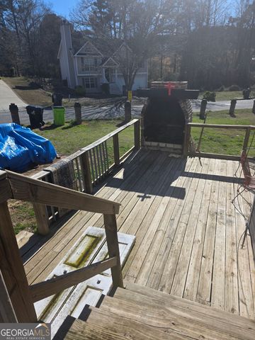 121 Bombay Lane, Grantville, GA 30220