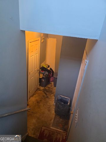 121 Bombay Lane, Grantville, GA 30220