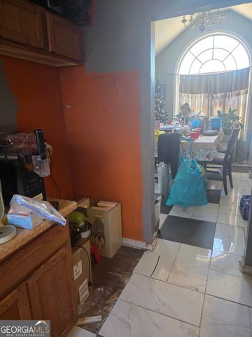 121 Bombay Lane, Grantville, GA 30220