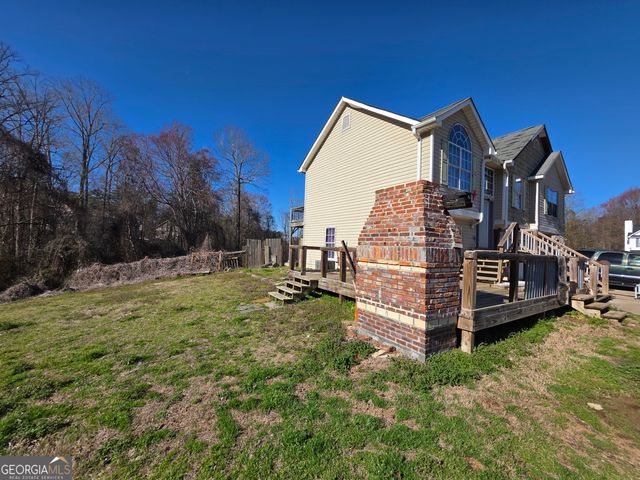 121 Bombay Lane, Grantville, GA 30220