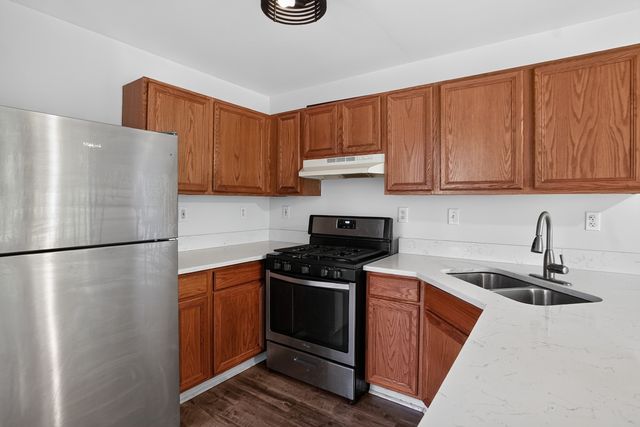 440 Newport Circle, Oswego, IL 60543