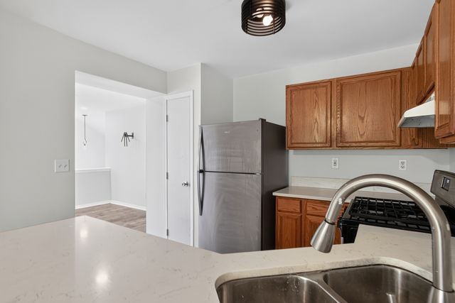 440 Newport Circle, Oswego, IL 60543