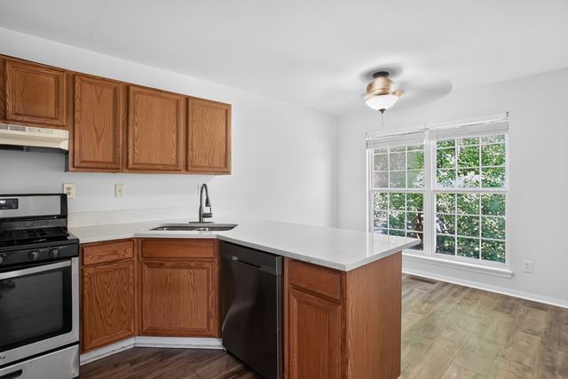 440 Newport Circle, Oswego, IL 60543