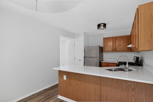 440 Newport Circle, Oswego, IL 60543