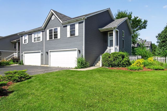 440 Newport Circle, Oswego, IL 60543