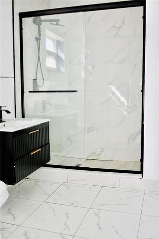 2280 SW 43rd Ave 2, Fort Lauderdale, FL 33317