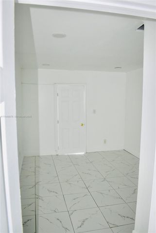 2280 SW 43rd Ave 2, Fort Lauderdale, FL 33317