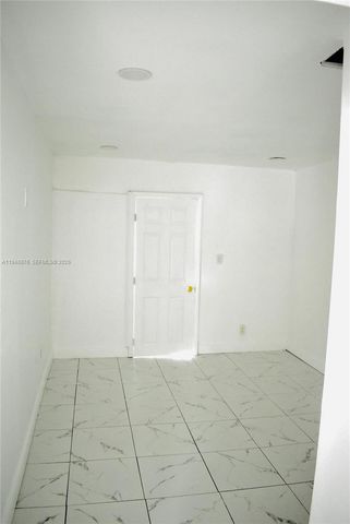 2280 SW 43rd Ave 2, Fort Lauderdale, FL 33317