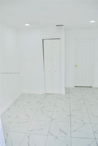 2280 SW 43rd Ave 2, Fort Lauderdale, FL 33317