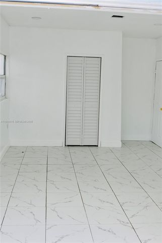 2280 SW 43rd Ave 2, Fort Lauderdale, FL 33317