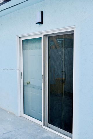 2280 SW 43rd Ave 2, Fort Lauderdale, FL 33317