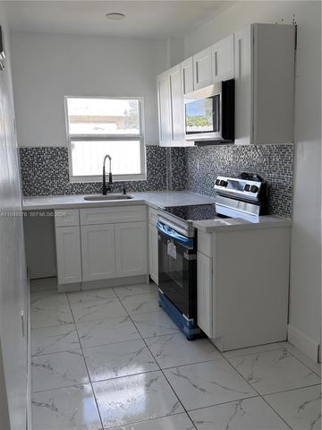 2280 SW 43rd Ave 2, Fort Lauderdale, FL 33317