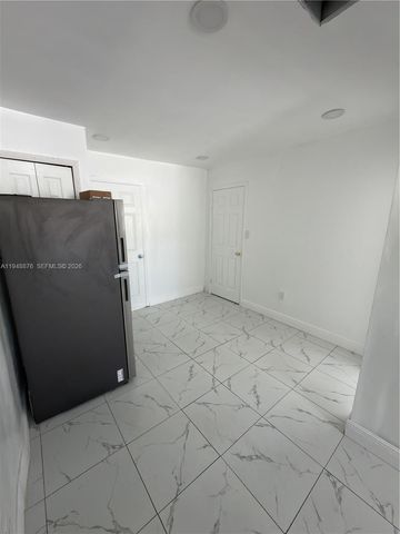 2280 SW 43rd Ave 2, Fort Lauderdale, FL 33317