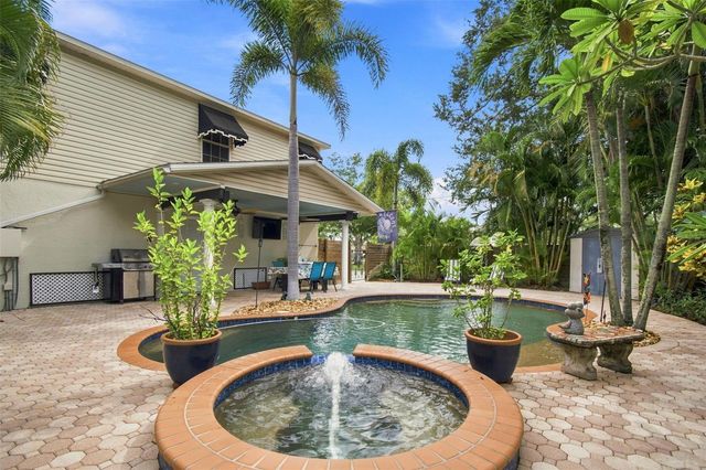 786 59TH AVENUE NE, St Petersburg, FL 33703