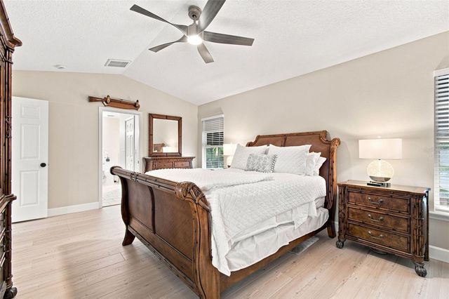 786 59TH AVENUE NE, St Petersburg, FL 33703
