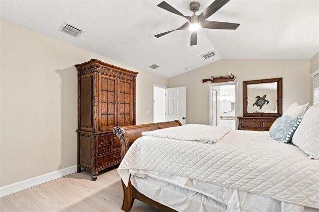 786 59TH AVENUE NE, St Petersburg, FL 33703