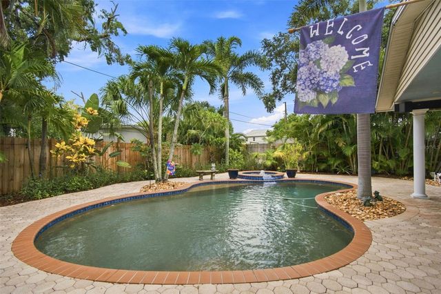 786 59TH AVENUE NE, St Petersburg, FL 33703